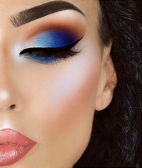 Pin de Nadia Al en Makeup art | Maquillaje ojos azules, Sombras de ojos, Maquillaje sombras azules