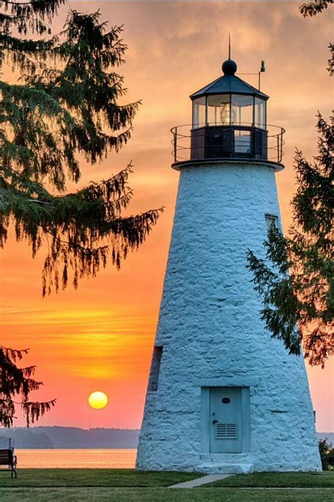 Concord Point Lighthouse, Maryland | Beautiful lighthouse, Lighthouse pictures, Lighthouse