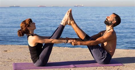 Couples Yoga 5 Powerful Yoga Poses For Two People Imagenes Fotos De Stock Y Ve... Couples Yoga 5 ...