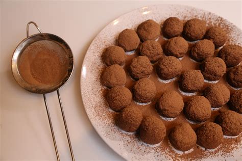 Russian Chocolate Cake Balls - Momsdish