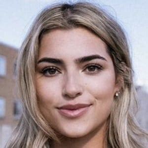 Debra Lea - Age, Family, Bio | Famous Birthdays