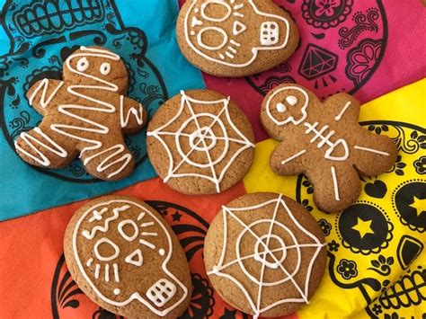 Jennifer's Little World blog - Parenting, craft and travel: Simple iced Halloween gingerbread ...