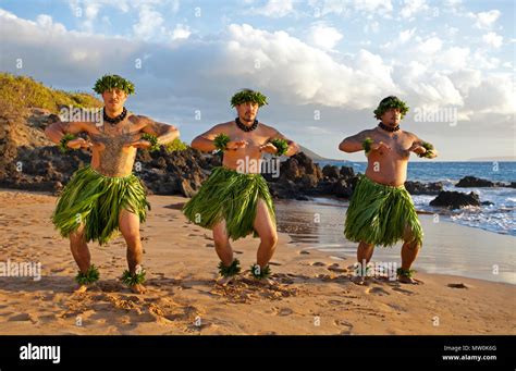 Three male hula dancers at Wailea, Maui, Hawaii Stock Photo - Alamy