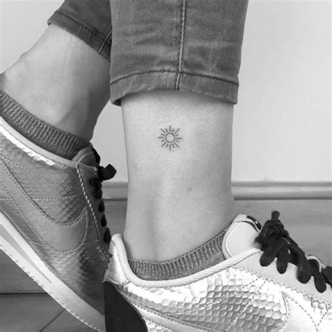 #frauen # für #ideen #manner #sun #sun tattoo - Tattoos in 2020 | Tätowierungen frauen, Sonnen ...