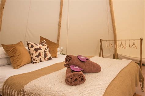 Luxury Traditional Tipi Package — Hotel Bell Tent