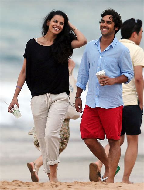 kunal nayyar et sa femme - Recherche Google Howard Wolowitz, Blue Is ...