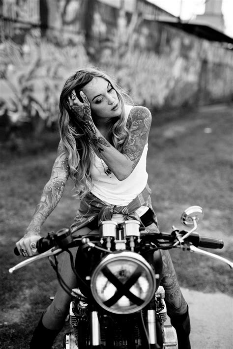 pinterest.com/fra411 #babe and #motorbikes | Cafe racer girl, Motorcycle girl, Biker babes