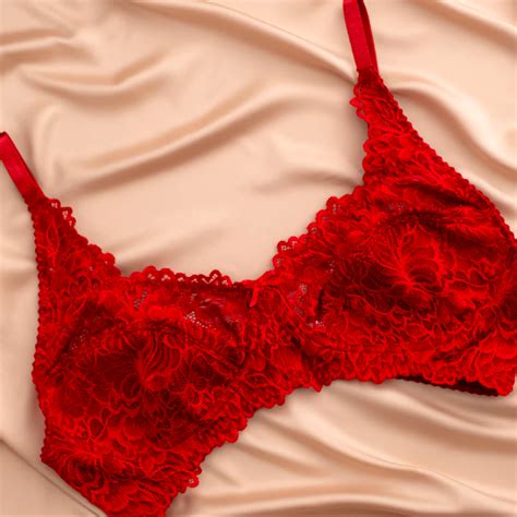 A Guide To Different Types Of Breasts & Bra Styles – Intimate Fashions