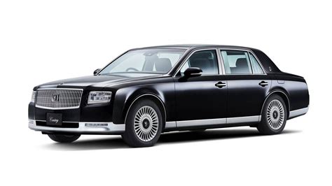 New Toyota Century Hybrid Revealed for the First Time - PakWheels Blog