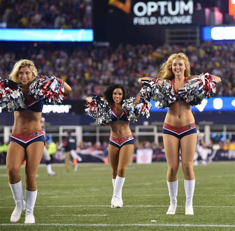 Cheerleaders Perform During Patriots-Steelers Game | Hottest nfl ...