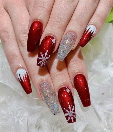 37 Pretty Acrylic Nail Designs for Winter Holiday | Xmas nails, Red acrylic nails, Cute ...