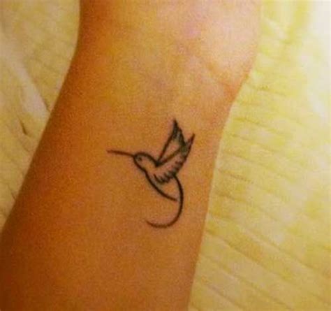 simple tattoo ideas | Tattoo designs wrist, Hummingbird tattoo, Hummingbird tattoo meaning