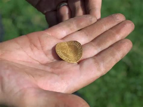 Metal Detecting for Gold: Techniques, Treasures, and Locations – Metal Detecting Gold