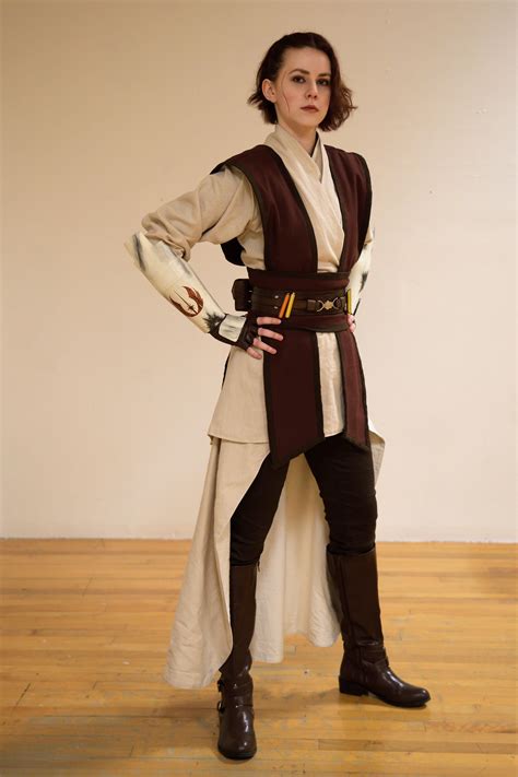 Finished my OC Jedi General cosplay just in time for the new year :) [Lady Vixus Cosplay]https ...