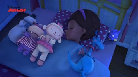 Image - Doc and her toys sleeping2.jpg | Doc McStuffins Wiki | FANDOM powered by Wikia