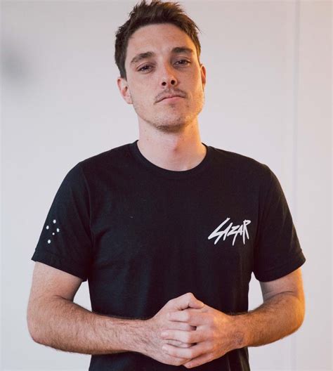 LazarBeam 2021: Girlfriend, net worth, tattoos, smoking & body facts - Taddlr