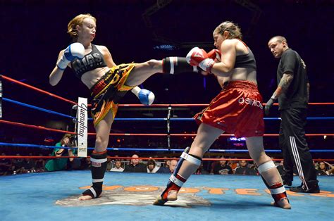 Ficheiro:Womens Muay Thai.jpg – Wikipédia, a enciclopédia livre