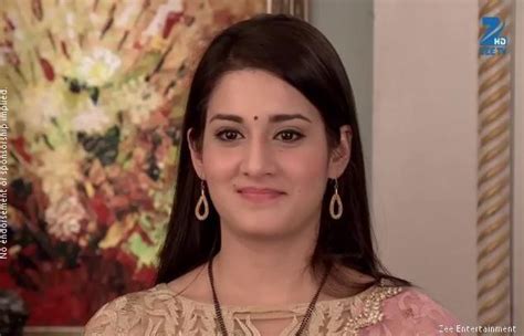 Aditi Rathore - Celebrity Style in Kumkum Bhagya Episode 580, 2016 from Episode 580. | Charmboard