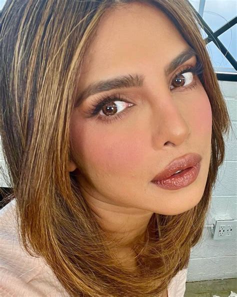 Priyanka Chopra Shares 'No Filter' Ultra-Glamorous Selfie Pictures ...