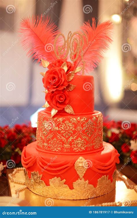 Red Lover Royal Happy Birthday Cake Stock Image - Image of birthday, happy: 186781917