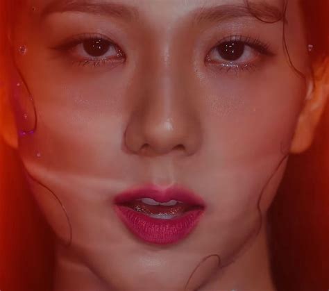 Jisoo kill this love makeup