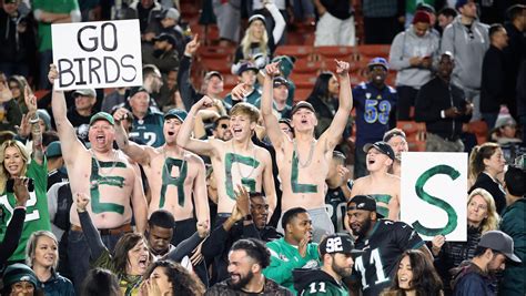 Crazy Fan Brawl Breaks out After Eagles vs. Titans Game