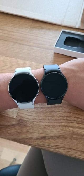 Got the Watch 4, but can't decide between the 40 and 44 mm. : r/GalaxyWatch