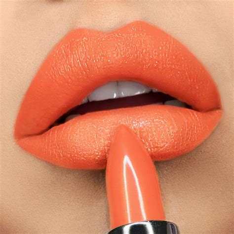 Photo Op | Soft Coral Lipstick | Runway Rogue | Lippen, Lippenstift, Orange braun