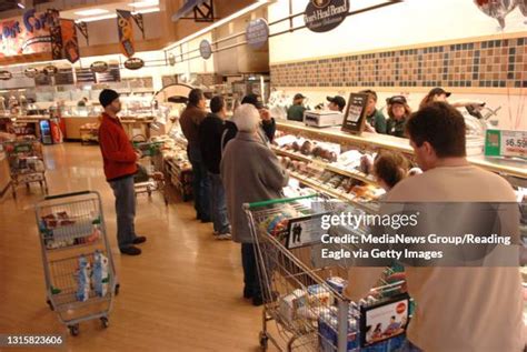 53 Giant Eagle Grocery Store Stock Photos, High-Res Pictures, and Images - Getty Images