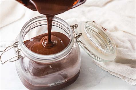 20-Minute Homemade Chocolate Sauce Recipe