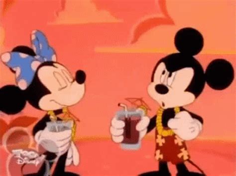 Mickey Mouse Minnie Mouse GIF - Mickey Mouse Minnie Mouse Kiss - Discover & Share GIFs