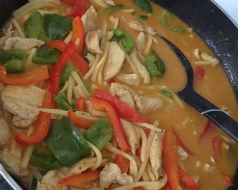 Chicken in Red Curry with Bamboo Shoots Recipe - Thai.Food.com