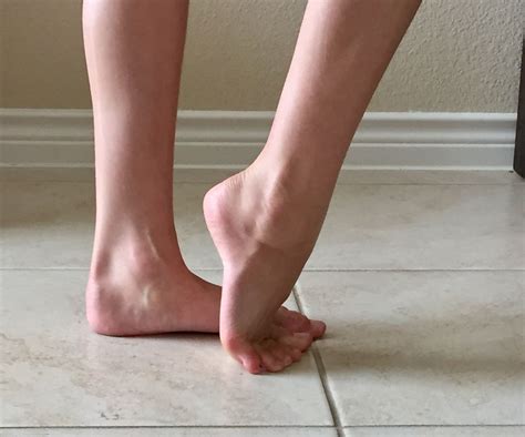 Ballet Feet Exercises : 9 Steps - Instructables