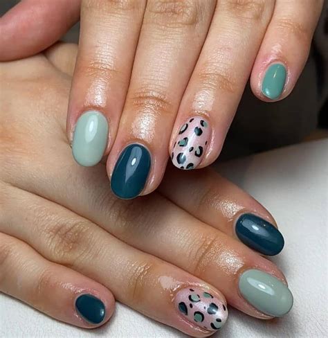 32 Gorgeous Sage Green Nail Ideas For Your Next Mani