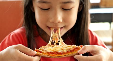Kids Earn Free Pizza with BOOK IT! Program | Couponing 101