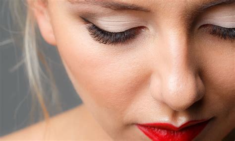 The 10 Best Eye Primers For Oily Lids Applying False Eyelashes ...