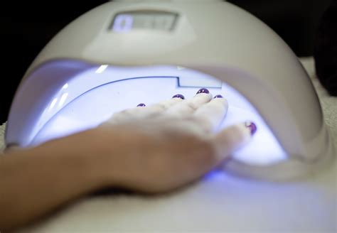 Ask the Expert: Are the UV Lamps in the Dryers at the Nail Salon Safe ...