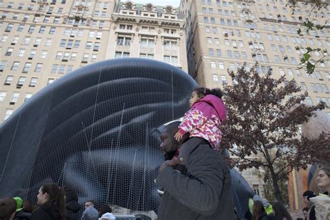 Photos from the 2015 Macy's Thanksgiving Day Parade Balloon Inflation ...