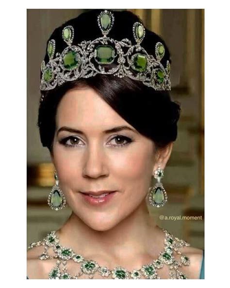 #TiaraPhotoshop Crown Princess Mary of Denmark in the Emerald Tiara ...