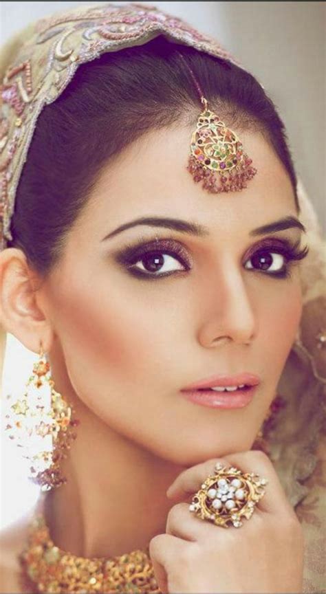 10 Bridal Eye Makeup Ideas You Just Can't Miss | Indian bridal makeup, Indian eye makeup, Soft ...