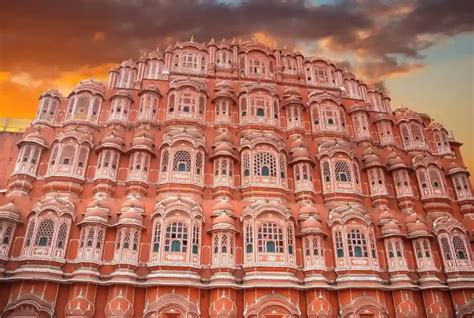 Jaipur History | Offers majestic Geography, Huge Palaces, History.