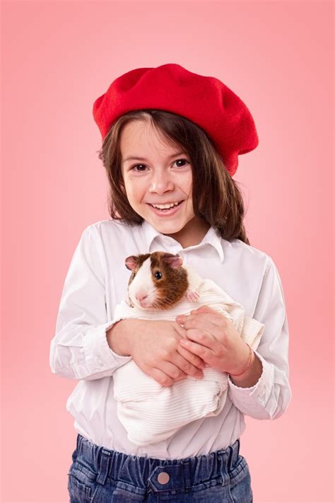 260+ Best Adorable Girl Names for Female Guinea Pigs - In The Playroom