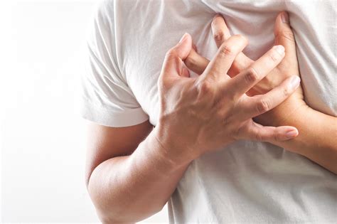 When Should I Go to the ER for Chest Pain? | Complete Care