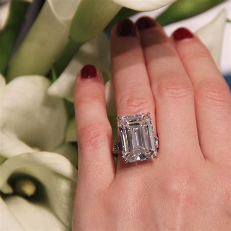 10.60-carat round brilliant diamond engagement ring | Harry Winston ...