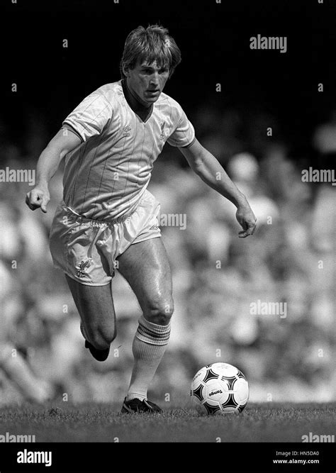 Kenny dalglish liverpool hi-res stock photography and images - Alamy