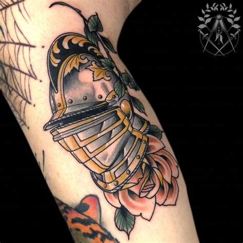 Neo traditional knight helmet by Robin Kemper. Rosetattoo. Rose ...