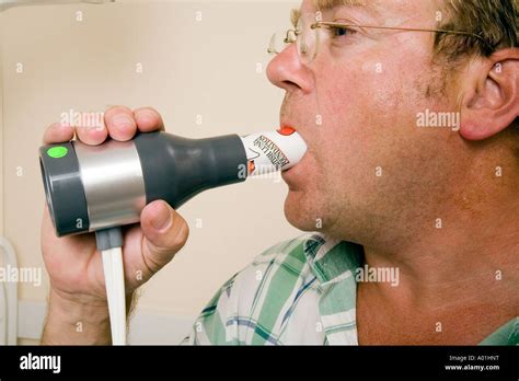 Spirometry machine hi-res stock photography and images - Alamy