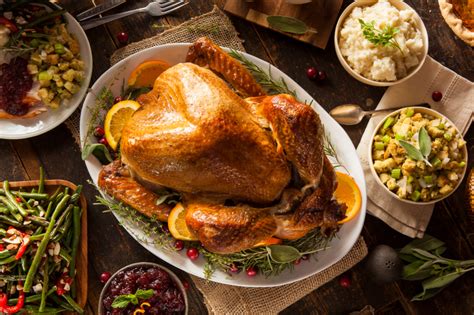 Thanksgiving Traditions Throughout America | Vine Vera Stores