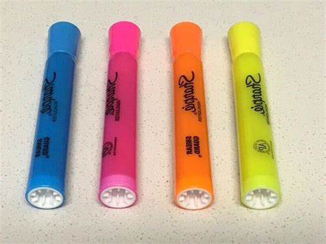 Four Sharpie Brand Highlighters Smear Guard No Smudge