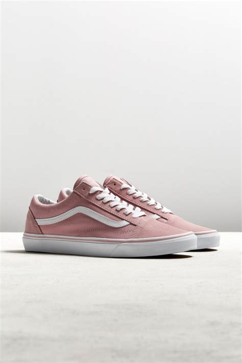 Vans Old Skool Pink Suede Sneaker | Urban Outfitters